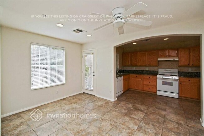 Foto del edificio - 4790 Pencarrow Ct