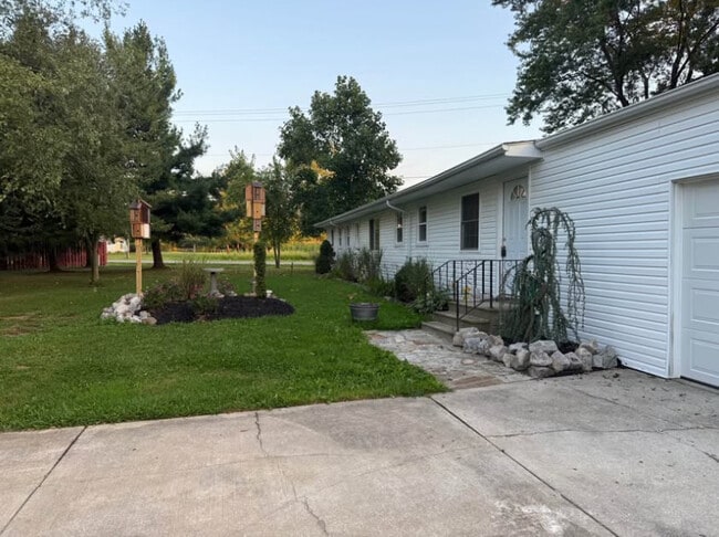 Building Photo - 403 Palomino Ct