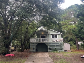 Building Photo - 377 Sir Chandler Dr