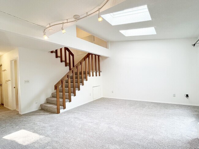 Foto del edificio - 3421 Corvus Place