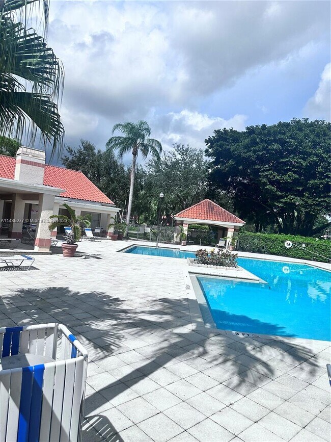 Building Photo - 1210 Coral Club Dr