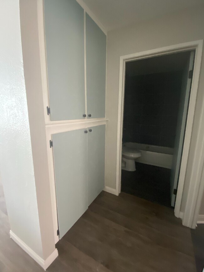 Foto del edificio - 4226 Chamoune Ave