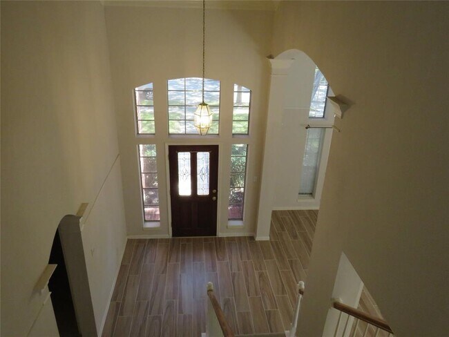 Building Photo - 2302 Plantation Bend Dr