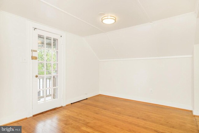 Building Photo - 301 Adams St
