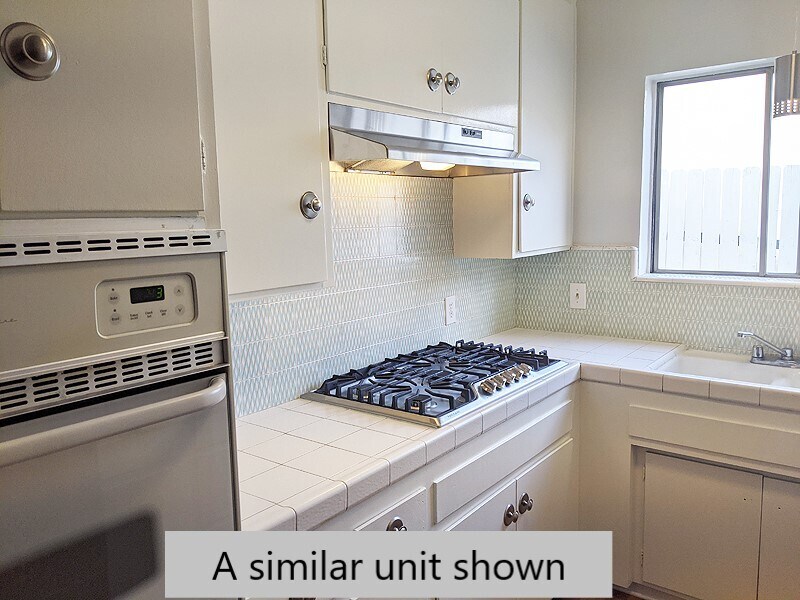 Kitchen Cooktop - 1260 Havenhurst Dr