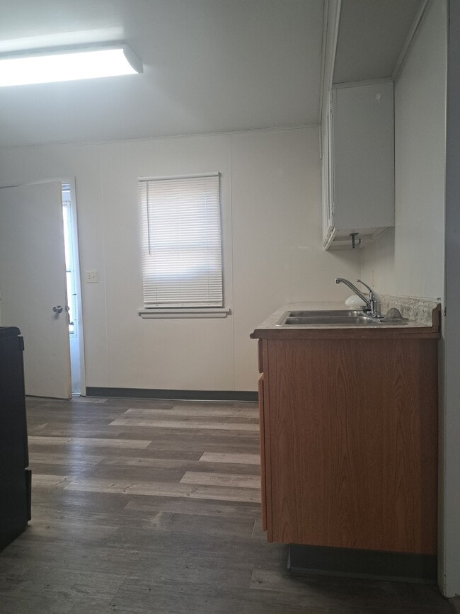 Building Photo - 1332 Baxter Ln