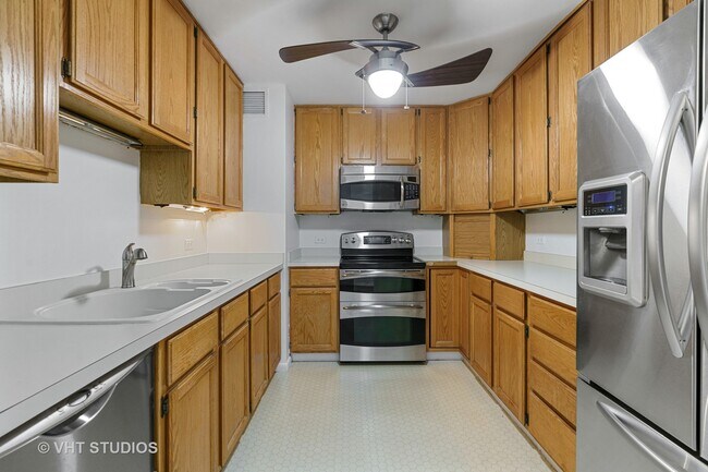 Building Photo - 777 N Michigan Ave