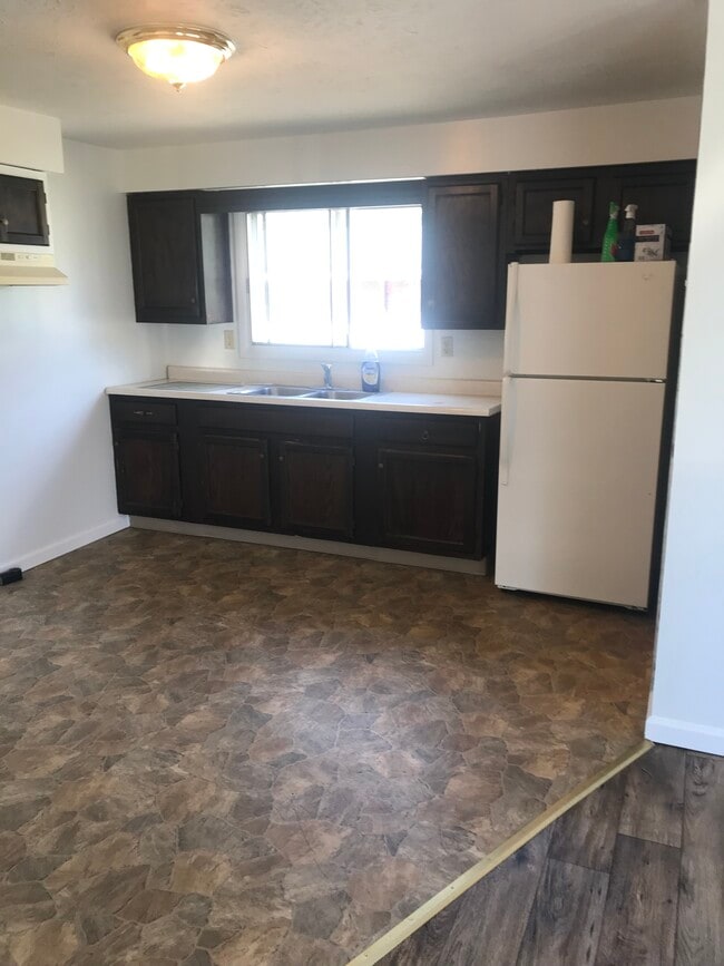 Building Photo - 130 Wildwood Dr