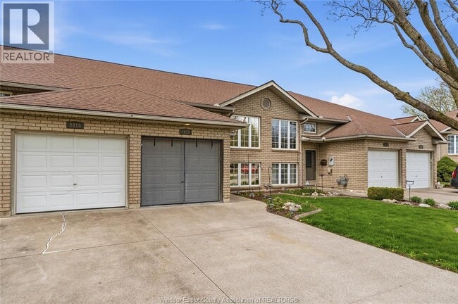 Building Photo - 1022 Lexington Cir