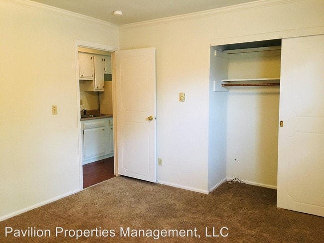 Building Photo - 119 S Park Ridge Rd