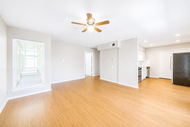 Foto del edificio - 2902 Northeast Dr