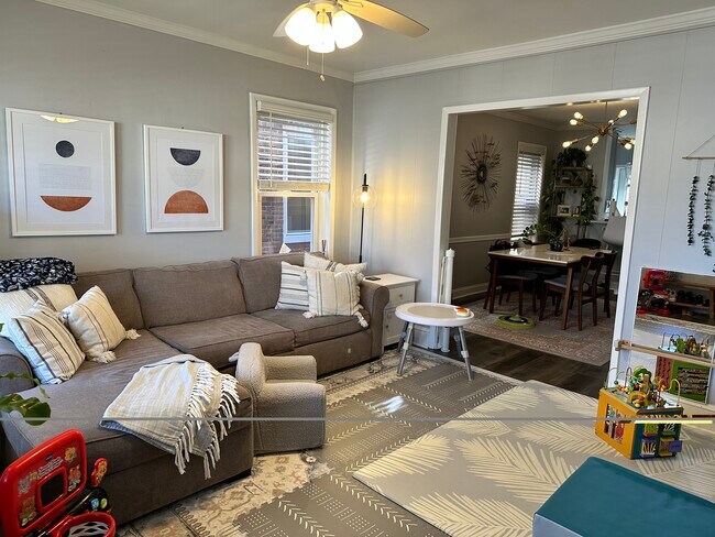 Foto del edificio - 10 W Knight Ave