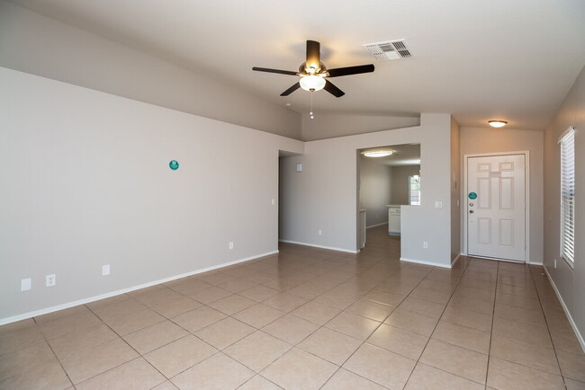 Foto del edificio - 11959 W Berkeley Rd