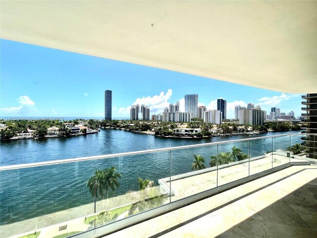 Foto del edificio - 19707 Turnberry Way