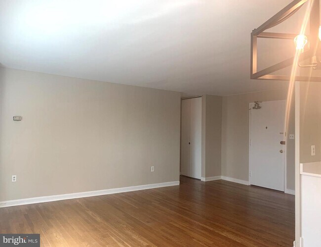 Foto del edificio - 1200 S Arlington Ridge Rd