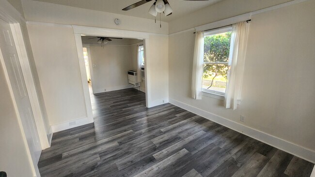 Building Photo - 203 N Canyon Blvd