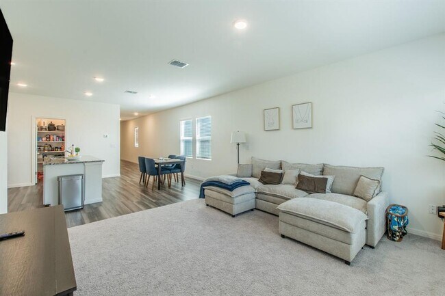 Building Photo - 209 Dirty Harry Dr