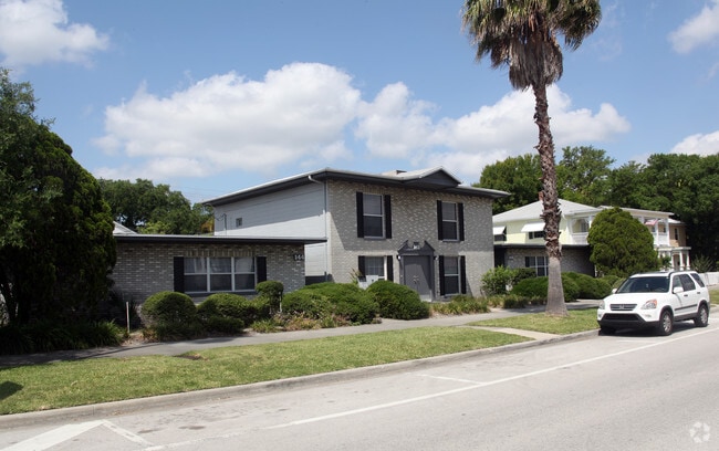 Primary Photo - 140 E Davis Blvd