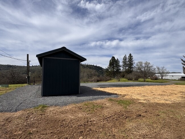 Building Photo - 6452 NE Dole Rd