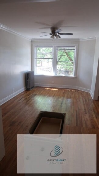 Building Photo - 4300 N Pulaski Rd