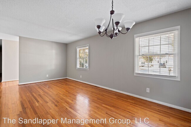 Foto del edificio - 3 br, 2 bath House - 628 Highwood Circle