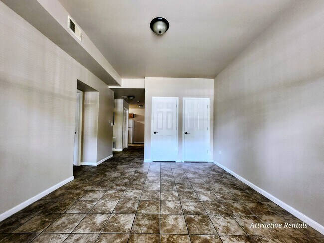 Foto del edificio - 4850 W Adams St