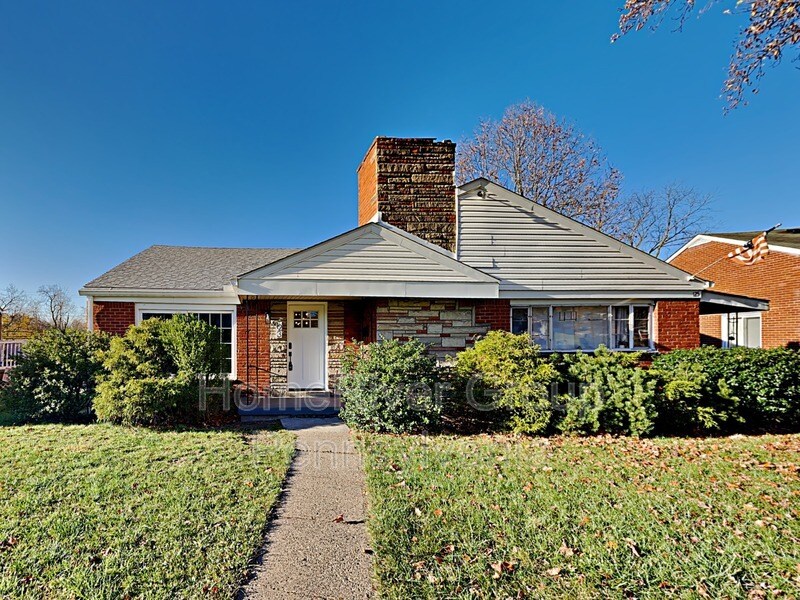 Primary Photo - 123 Greenbriar Dr