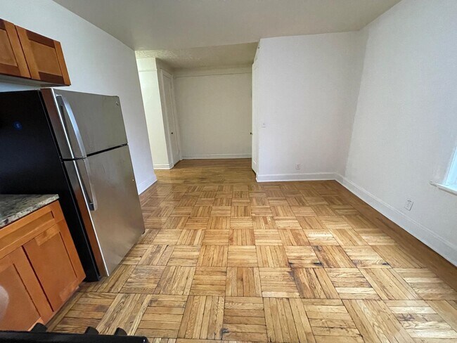 Foto del edificio - 142 W 238th St
