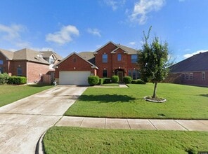 Building Photo - 1030 Greenbriar Tr