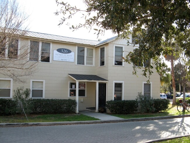 Building Photo - 326 W Honey St