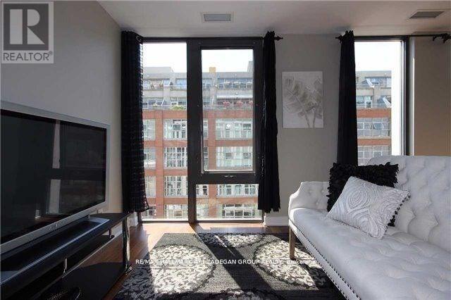 Building Photo - 32 Camden St