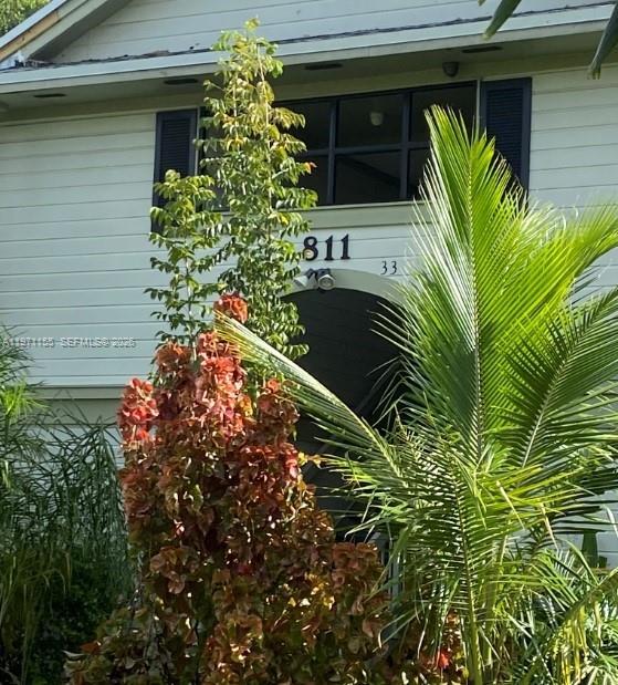 Foto del edificio - 811 NE 199th St