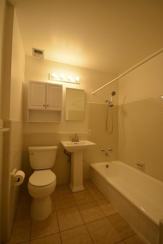 Primary Photo - 224 Park Blvd