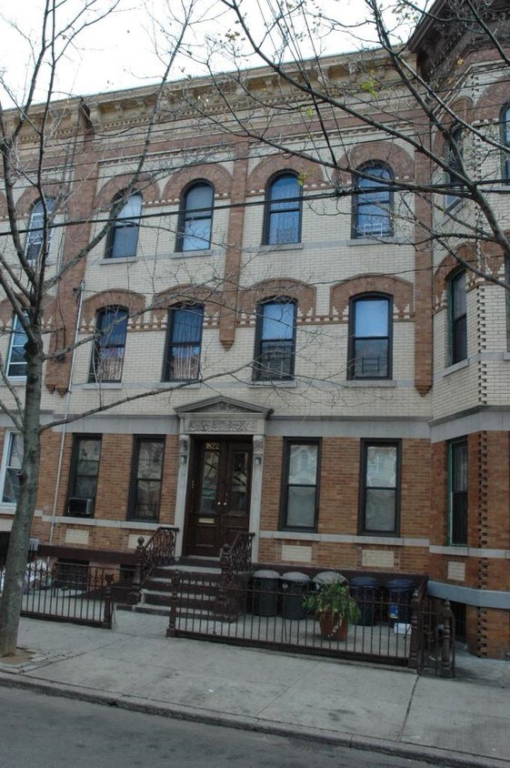 Building Photo - 1822 Cornelia St