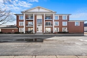Building Photo - 5721 Circle Dr