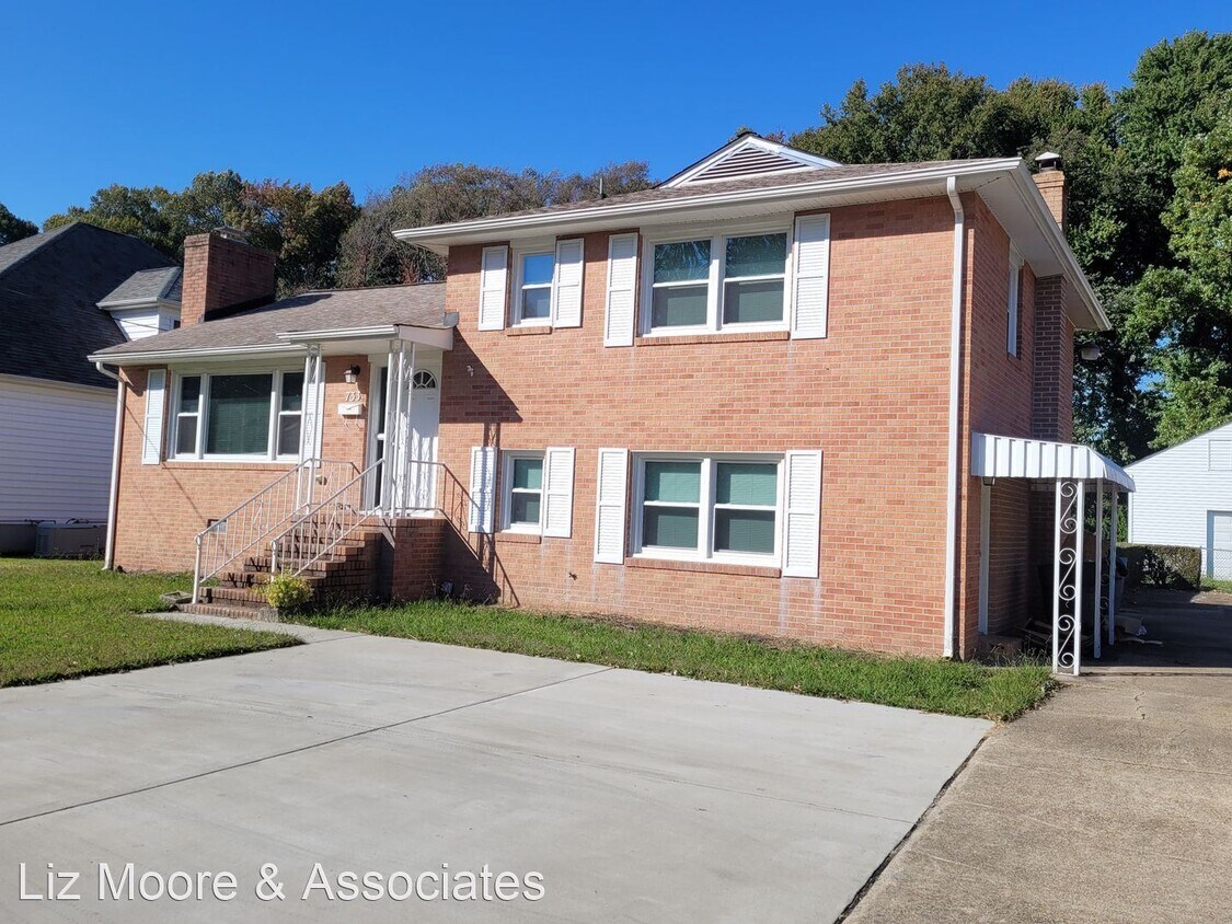 3 br, 2.5 bath House 733 Todds Lane House Rental in Hampton, VA