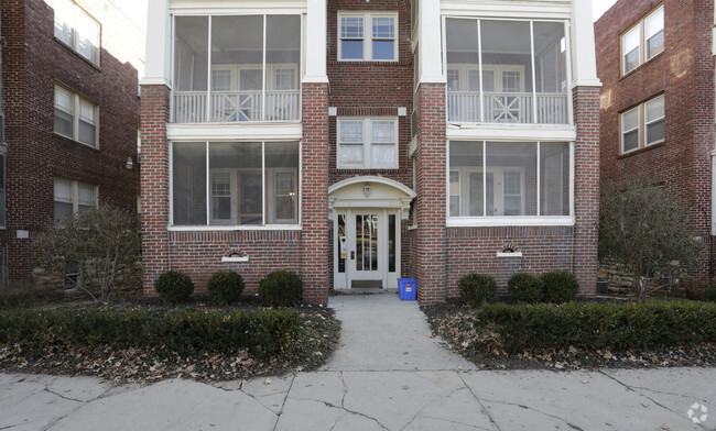 Building Photo - Wyandotte Apartments