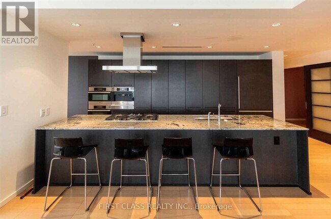 Photo du bâtiment - 180 University Ave