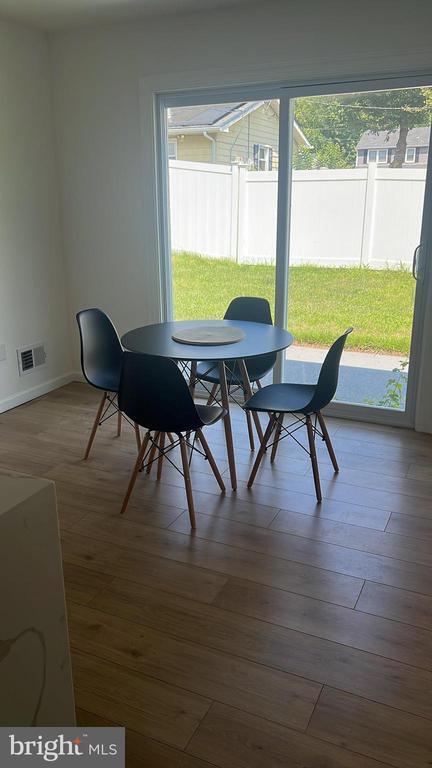 Building Photo - 29 Hinsdale Ln