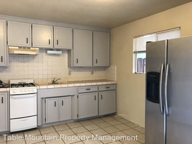 Building Photo - 2 br, 1 bath Apartment - 2092 Fogg Ave