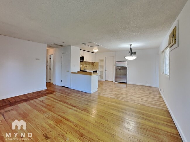 Foto del edificio - 904 Ferndale Cir NE