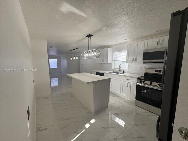 Foto del edificio - 1012 SW 25th Ave
