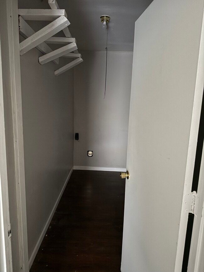 Foto del edificio - 1550 Midway St