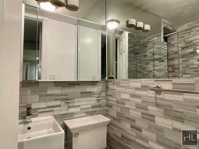 Building Photo - E 28TH ST.