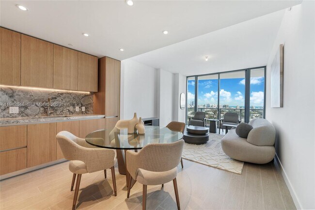 Foto del edificio - 500 Alton Rd