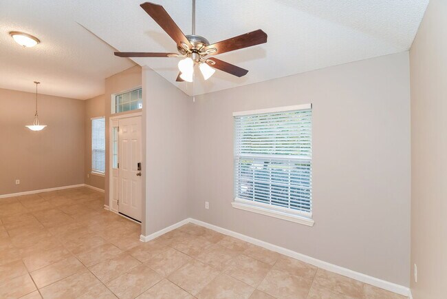 Foto del edificio - 391 Meadowlark Ln