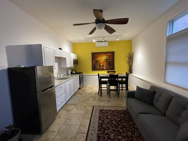 Living/dining - 140 Church St