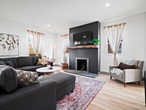 Building Photo - 432 N Firestone Blvd