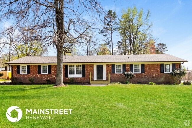 Building Photo - 2628 White Oak Dr