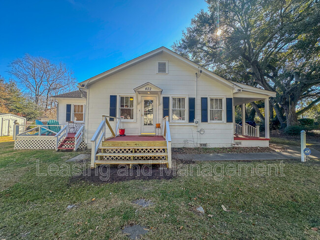 Photo - 422 Riverland Dr House